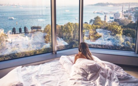 年轻人沉迷“酒店沉浸式度假”，景区该如何与酒店“争宠”？