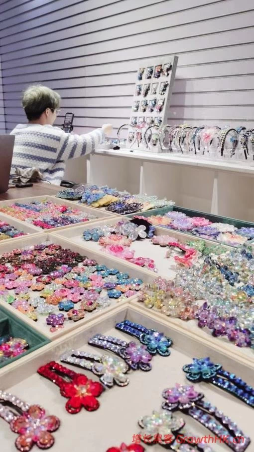 原创设计、自有供应链，产业带商家在拼多多挣脱价格“引力”