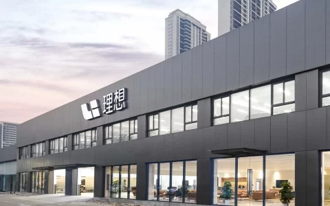 三年330亿投入，理想在赌什么样的未来？