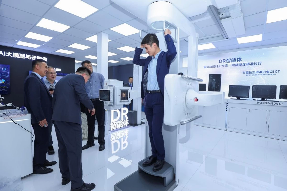 进阶，智能体时代！万东医疗2026 CMEF发布影像智能体矩阵