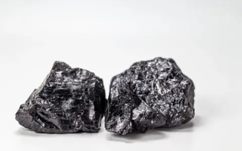 五星新材业绩大降：单价走低原董秘敏感时期离职，分红超3亿再补流