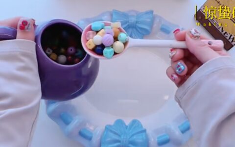 盲勺爆火，年轻人到底在买什么？