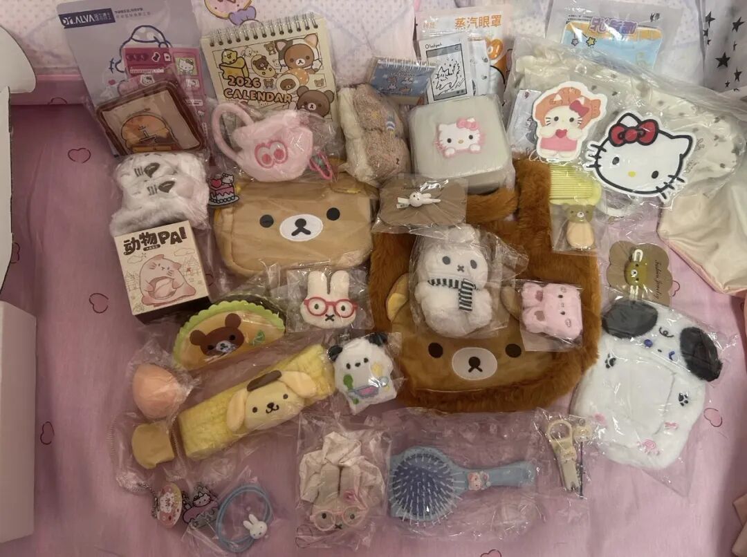 盲勺爆火，年轻人到底在买什么？