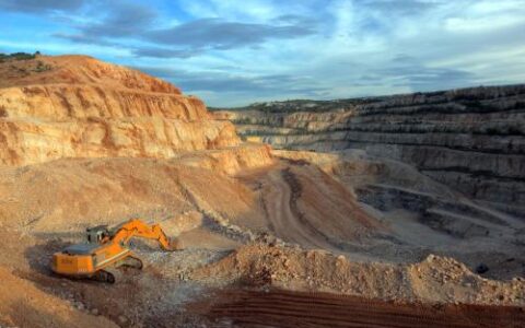 马坑矿业营收、净利润和毛利率都下滑：单价持续走弱，三年分红超12亿