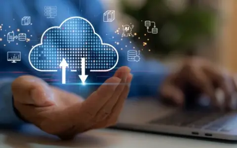 企查查新增付费用户持续下降：研发费用低于行业均值，理财17亿募资15亿