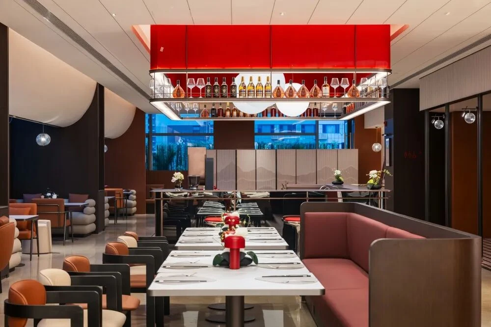 中高端这场牌局,锦江酒店一出手就是大招