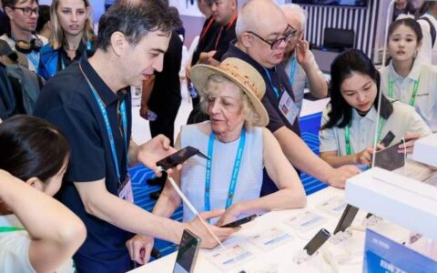 从“沟通工具”到“成交工具”：科大讯飞AI翻译重构外贸生意链路