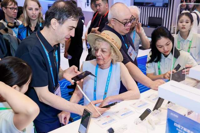 从“沟通工具”到“成交工具”：科大讯飞AI翻译重构外贸生意链路