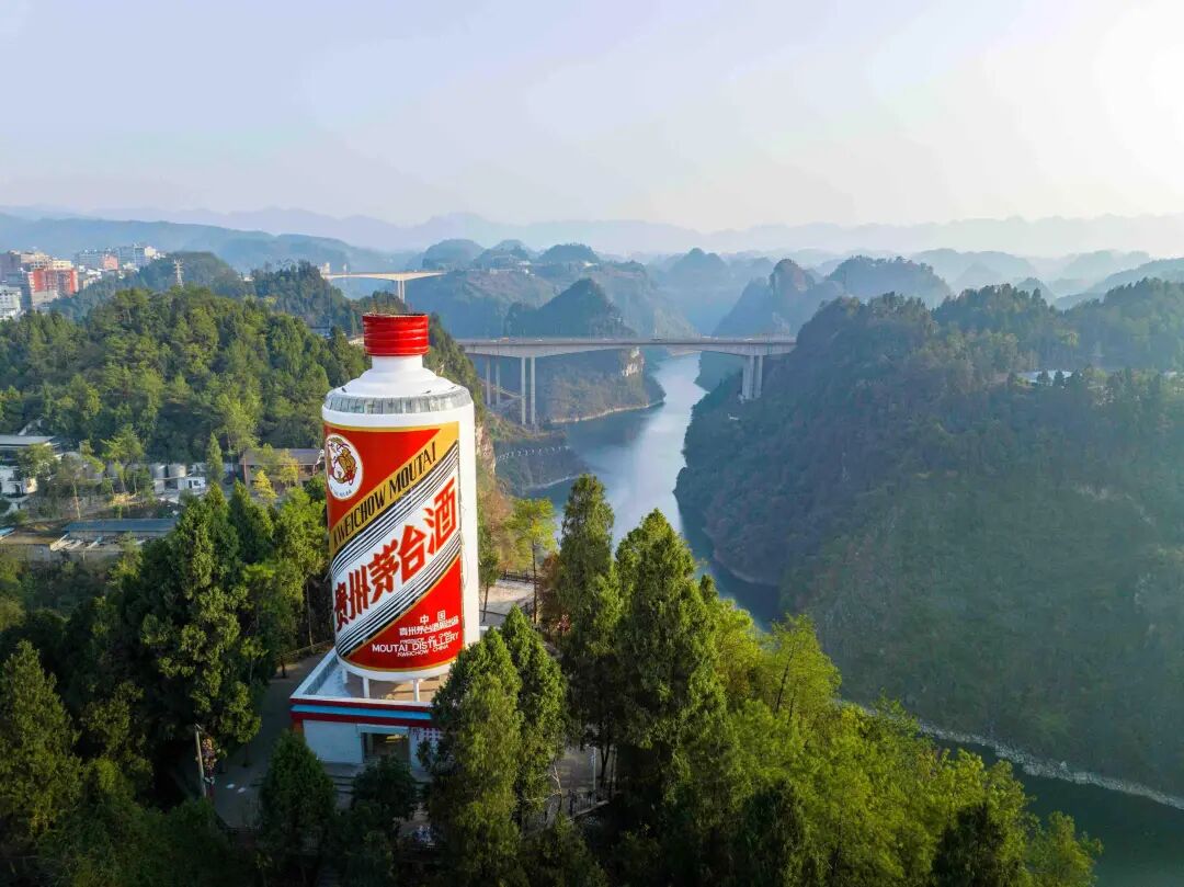 1499神话终结、批价跌至1565元，茅台想要让酒回归餐桌