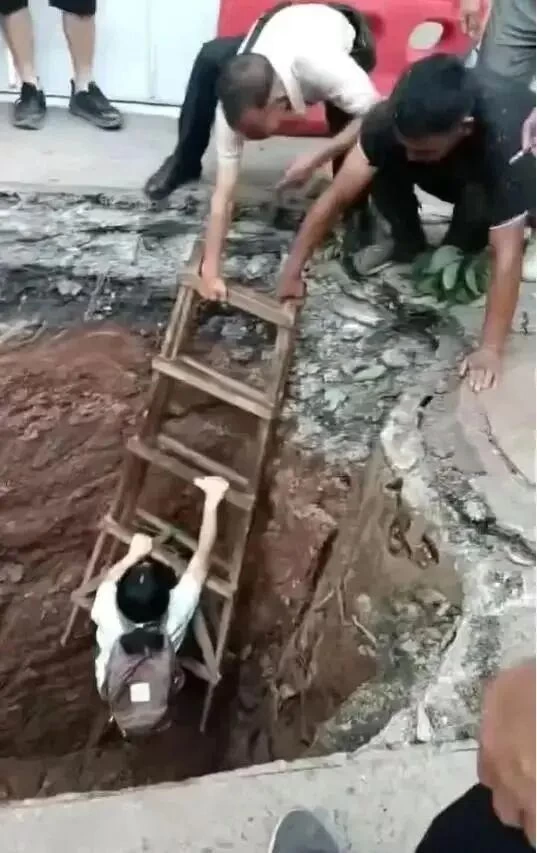 百度押注萝卜快跑,但一场武汉“趴窝”暴露了Robotaxi最脆弱的一环