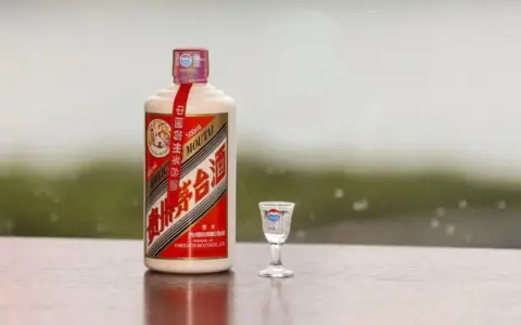 1499神话终结、批价跌至1565元，茅台想要让酒回归餐桌