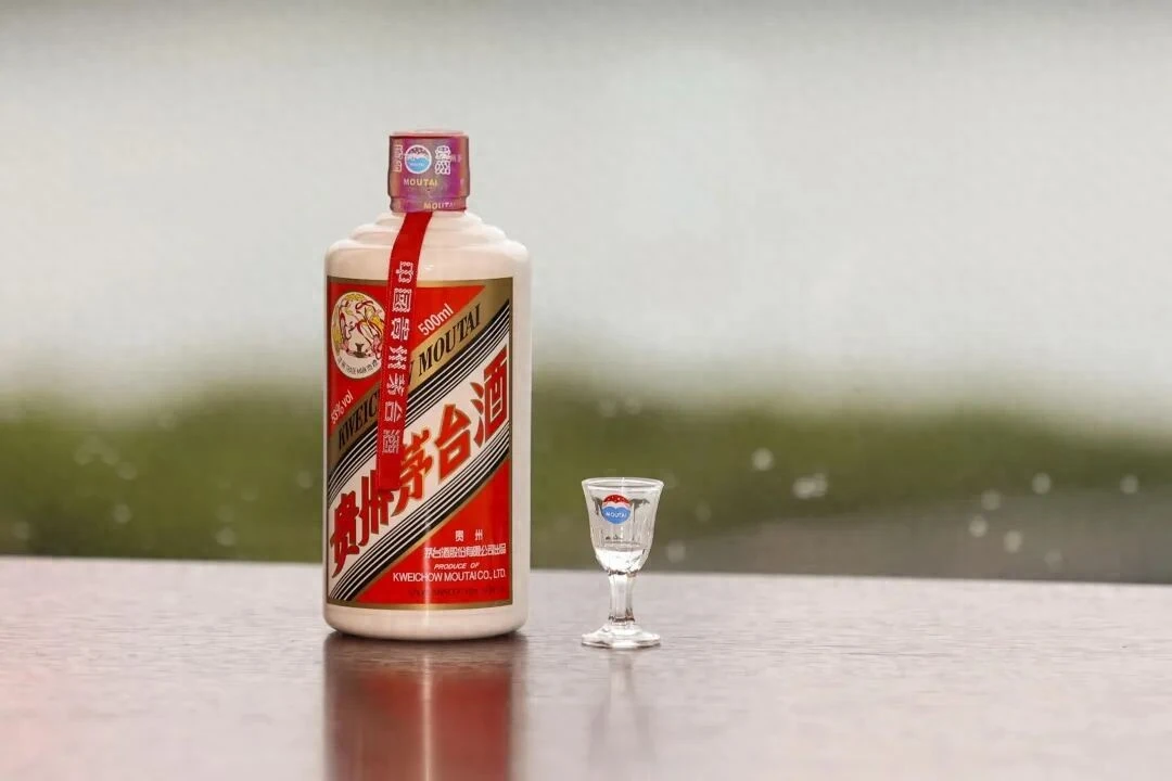 1499神话终结、批价跌至1565元，茅台想要让酒回归餐桌