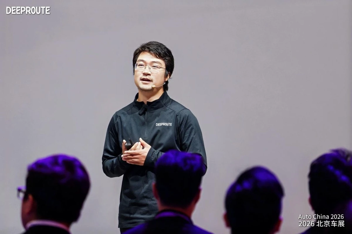 不止自动驾驶，北京车展元戎周光、阮翀同台：物理 AI 将是终局