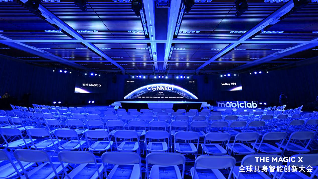 从中国走向硅谷！斑陌易行全球首个端到端无人车引爆无人车配送革命