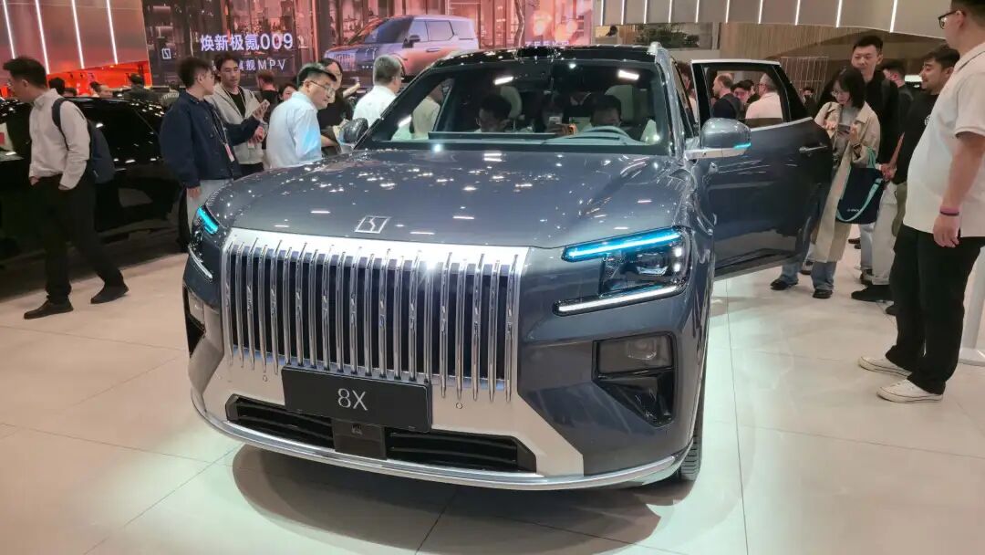 8X 杀入8 系豪华车，极氪爆款矩阵是怎样炼成的？