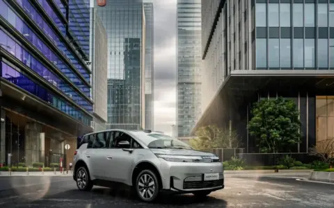 文远知行与广汽合作首车亮相，WRD 3.0赋能埃安N60