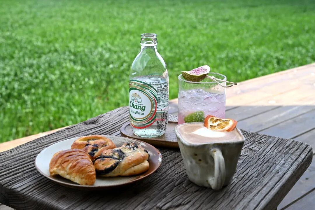 从社区到乡镇，瑞幸与星巴克打起“巷战”