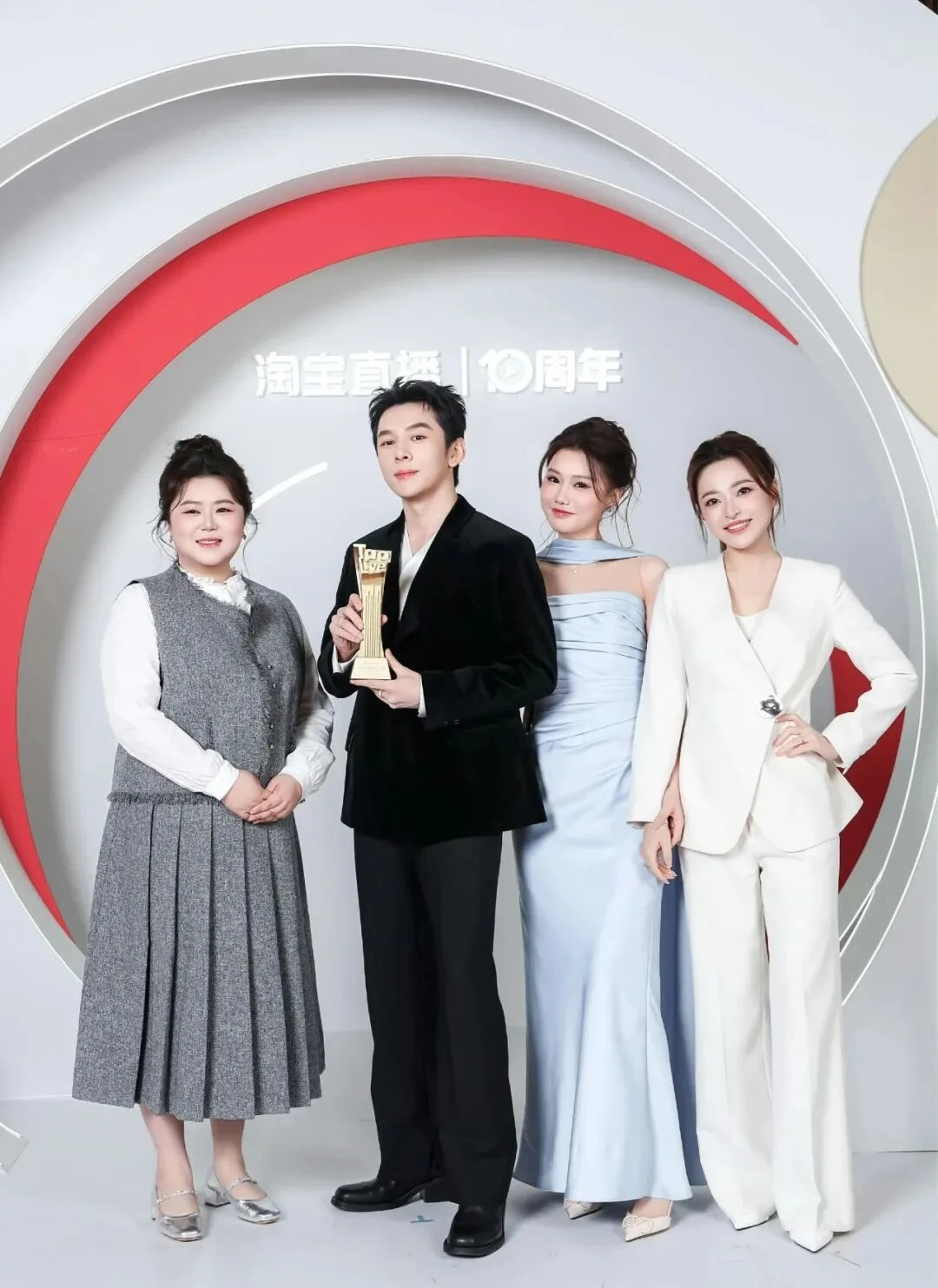 李佳琦敢离开两月的底气,藏在美ONE的直播生态里