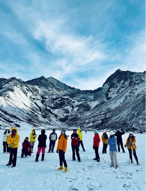 一百多买伯希和，这届年轻人在性价比里“冲锋”