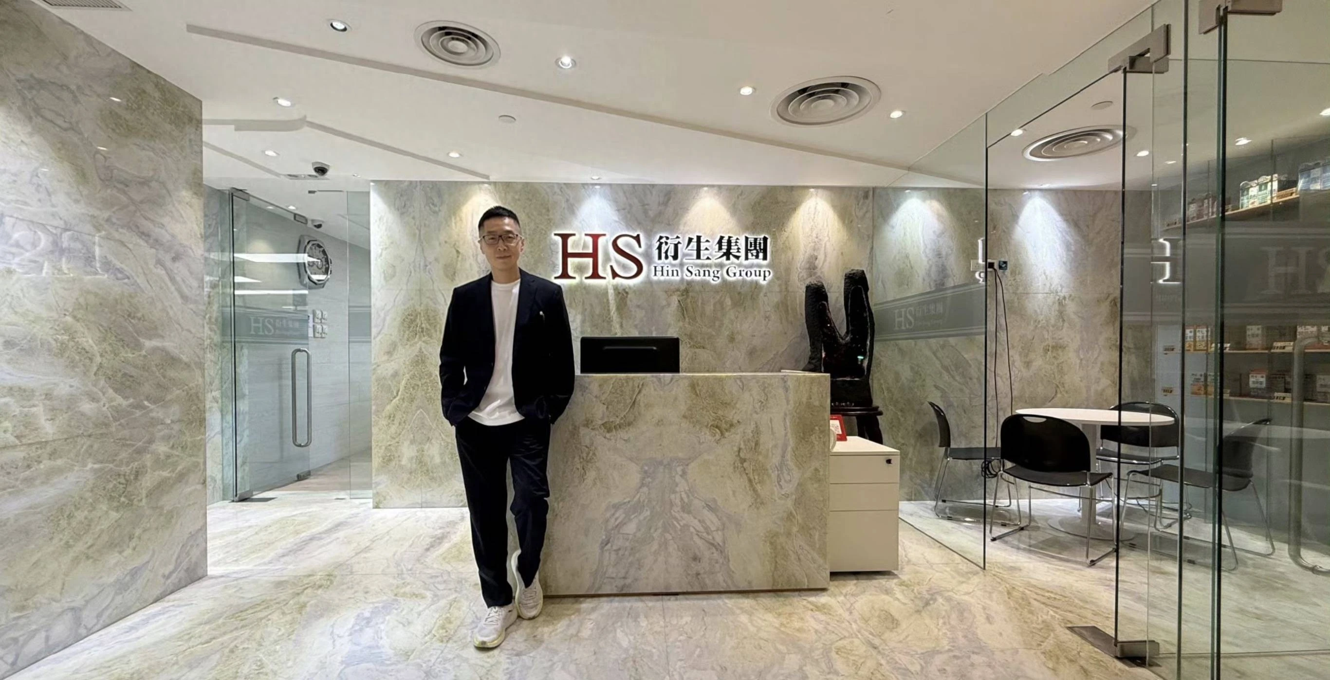 从TVB戏骨到衍生集团CEO,上任即暴涨200%,马浚伟挽狂澜于既倒