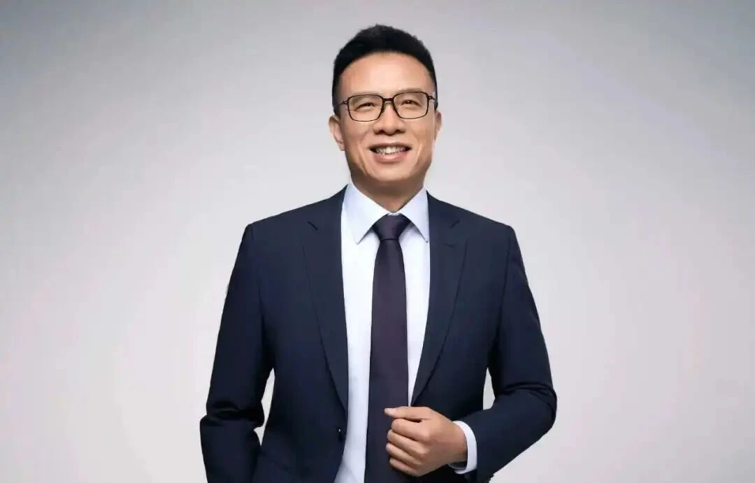 72小时连换两将，山姆的“中年危机”