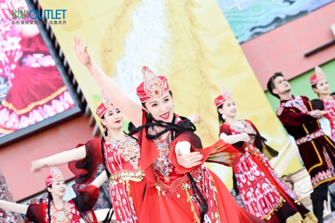 乌鲁木齐杉杉奥莱,为啥把自己活成了旅游景点?