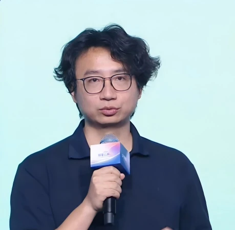 钉钉换帅:无招的“功过”,陈宇森的“担子”
