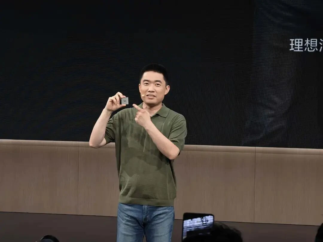 理想汽车再进化，“全栈”是超越特斯拉的唯一路径