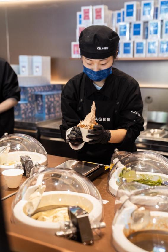 从数据看商业内核:重估霸王茶姬的结构性增长