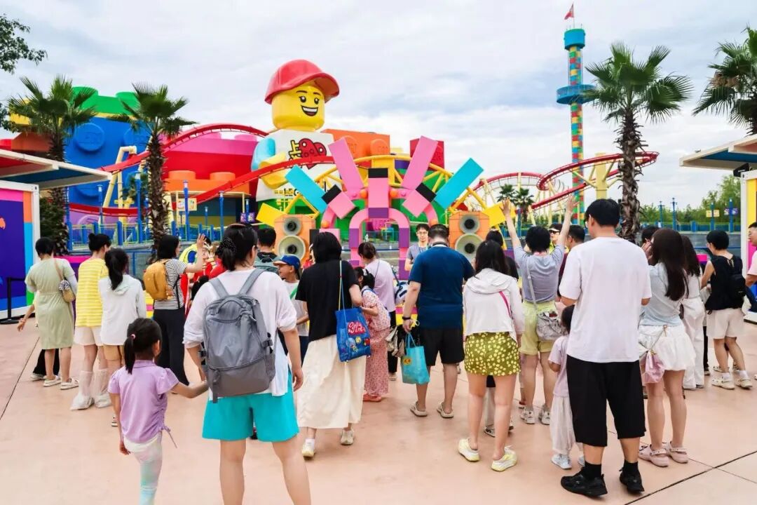 上海乐高乐园这一年:200万客流、254次刷园与一场关于“谁说了算”的亲子革命