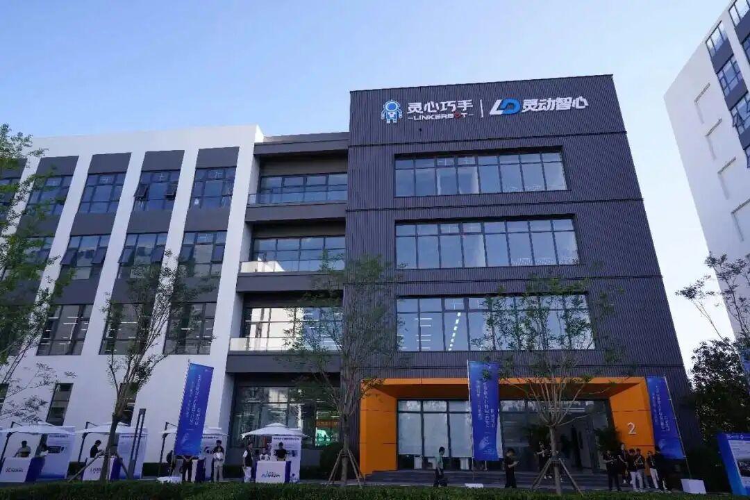 双击查看原图 要价400亿的灵心巧手,估值比市场规模还大