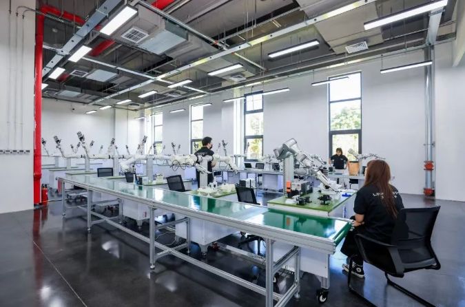 双击查看原图 要价400亿的灵心巧手,估值比市场规模还大