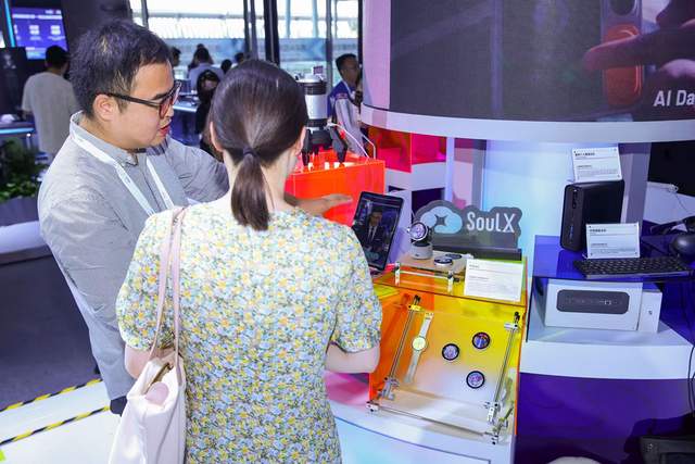 Soul 在WAIC 2026：AI硬件首次亮相、SoulX实时数字人，共探下一代人机交互范式新可能