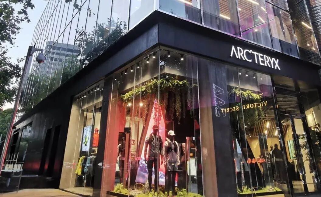 徐阳卸任CEO:零售实验没跑通,安踏必须寻找新打法