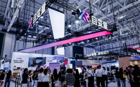 自变量机器人亮相WRC：最“广”家庭服务走进千家万户
