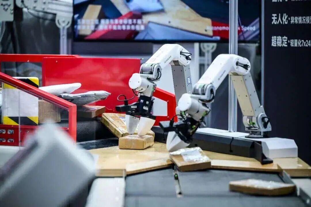 双击查看原图 机器人的“试用期”结束了?|WRC 2026