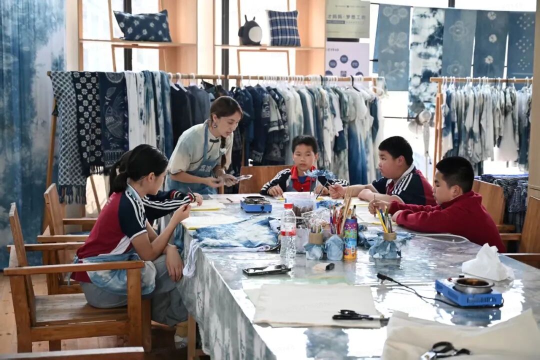这届游客,开始把民宿住成“体验课”