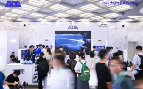 WRC首秀！大晓机器人携开悟世界模型3.1、环境式数采方案及三大行业解决方案引爆现场