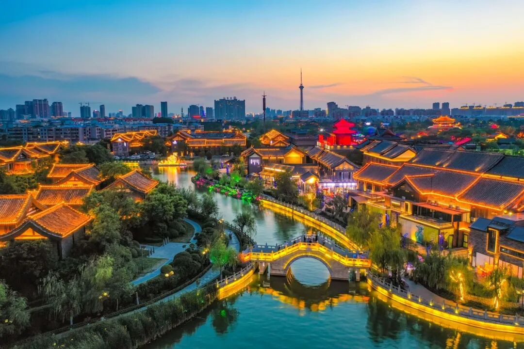 景区“宠”游客,委屈只能员工自己吞?