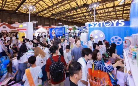 52TOYS自有IP组团亮相QDF潮玩展 新IP首秀引爆现场