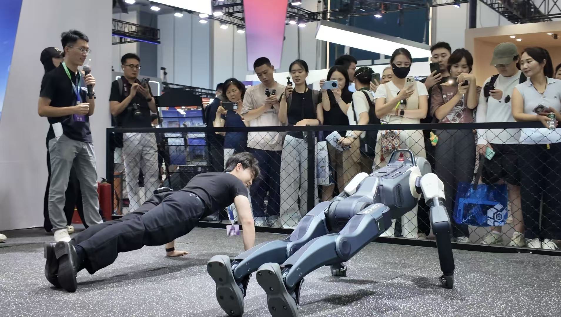 实践是检验机器人的唯一标准！云深处六大行业产品首次完整亮相2026WRC
