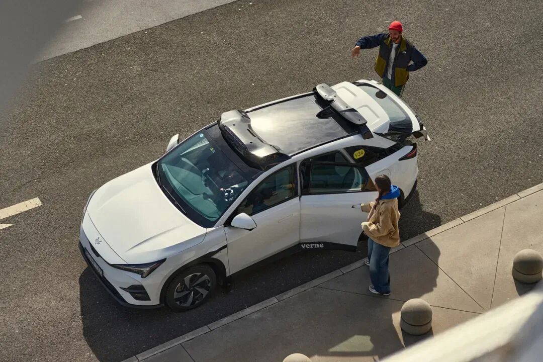 营收大增、亏损收窄,Robotaxi成小马智行增长新引擎