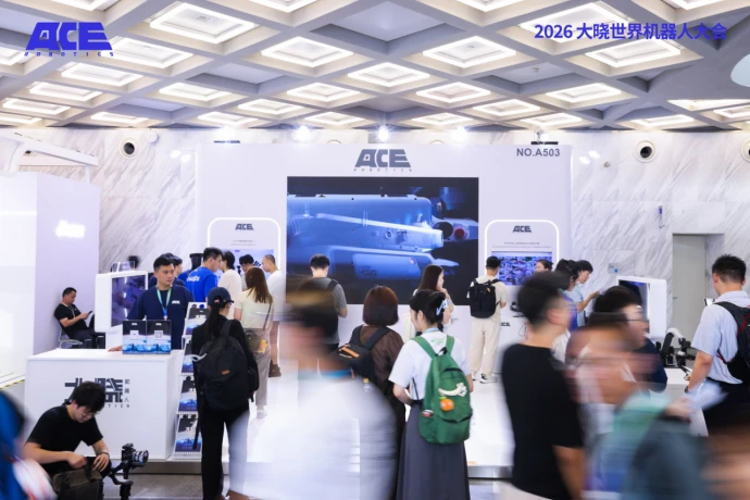 WRC 2026：展台上练抓取，展台下抢闭环