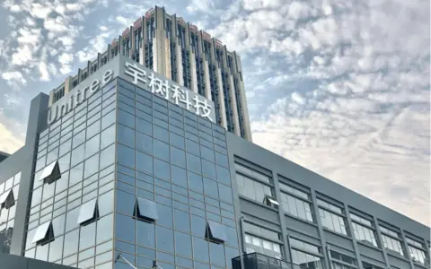 市值冲上4400亿后回落，宇树科技的资本狂欢能持续多久？