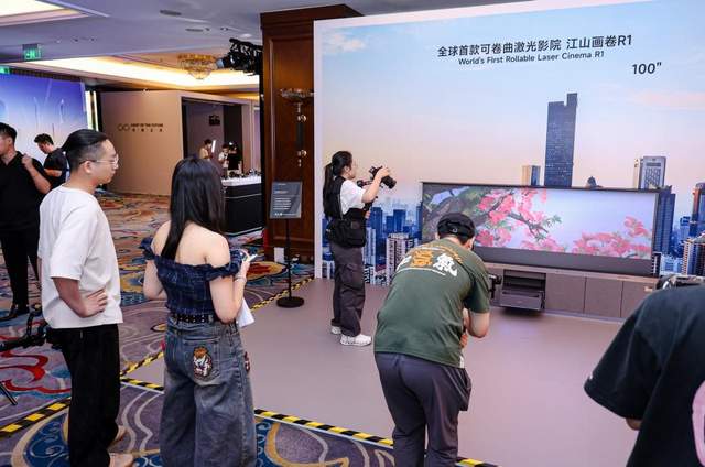 巨幕入户浪潮来袭，下一代家庭显示看激光电视？