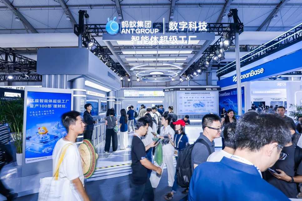 双击查看原图 AI To B进入深水区,蚂蚁数科要怎么打?