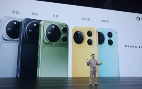 旗舰手机的中场战事：AI为核，影像为王