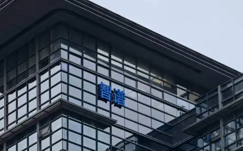 近400人维权、股价下跌，智谱ZCode陷入信任危机的72小时