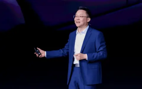 科大讯飞发布端云一体讯飞星火X2.6大模型