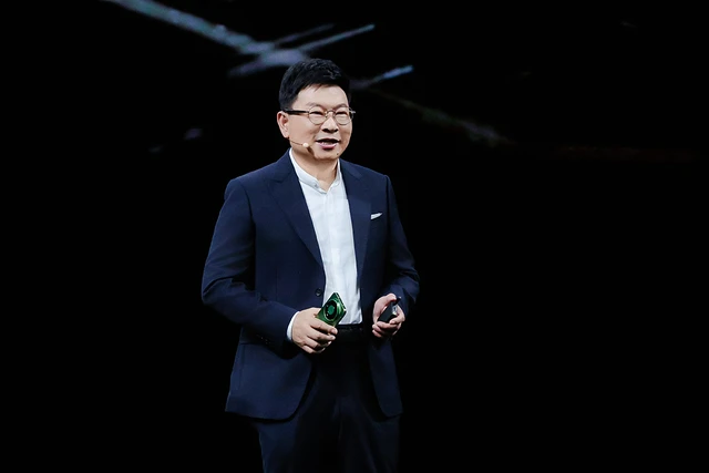 踏光向前 终成璀璨 华为 Mate 90系列重磅发布